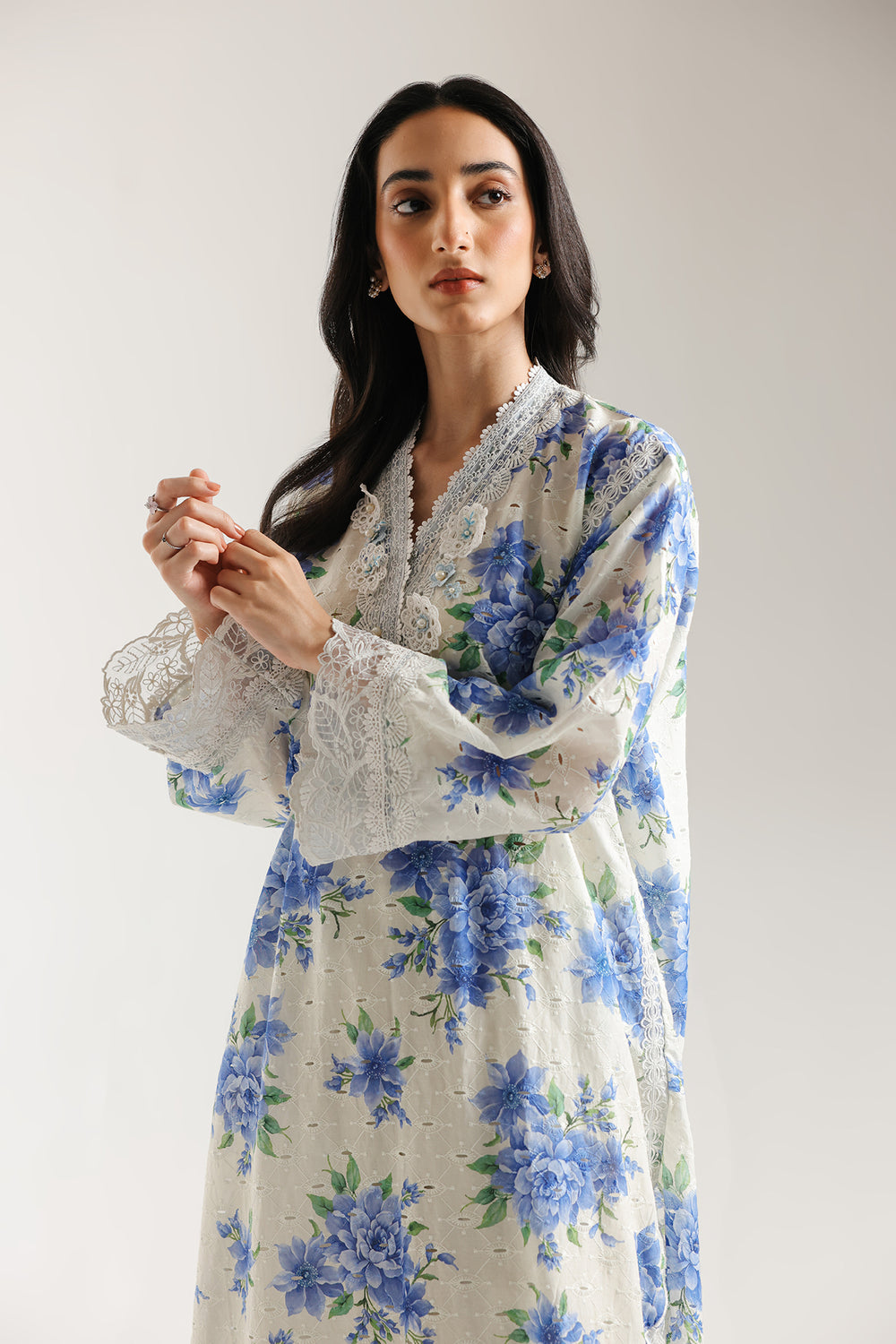 EMBROIDERED SUIT (E3407/103/720)