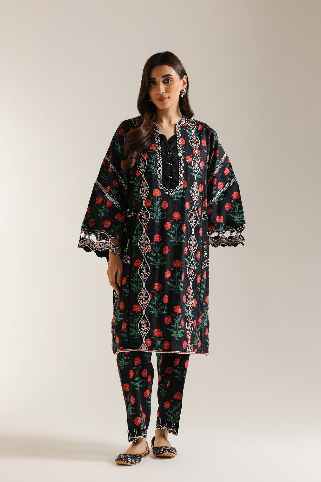 EMBROIDERED SUIT (E3410/103/902)