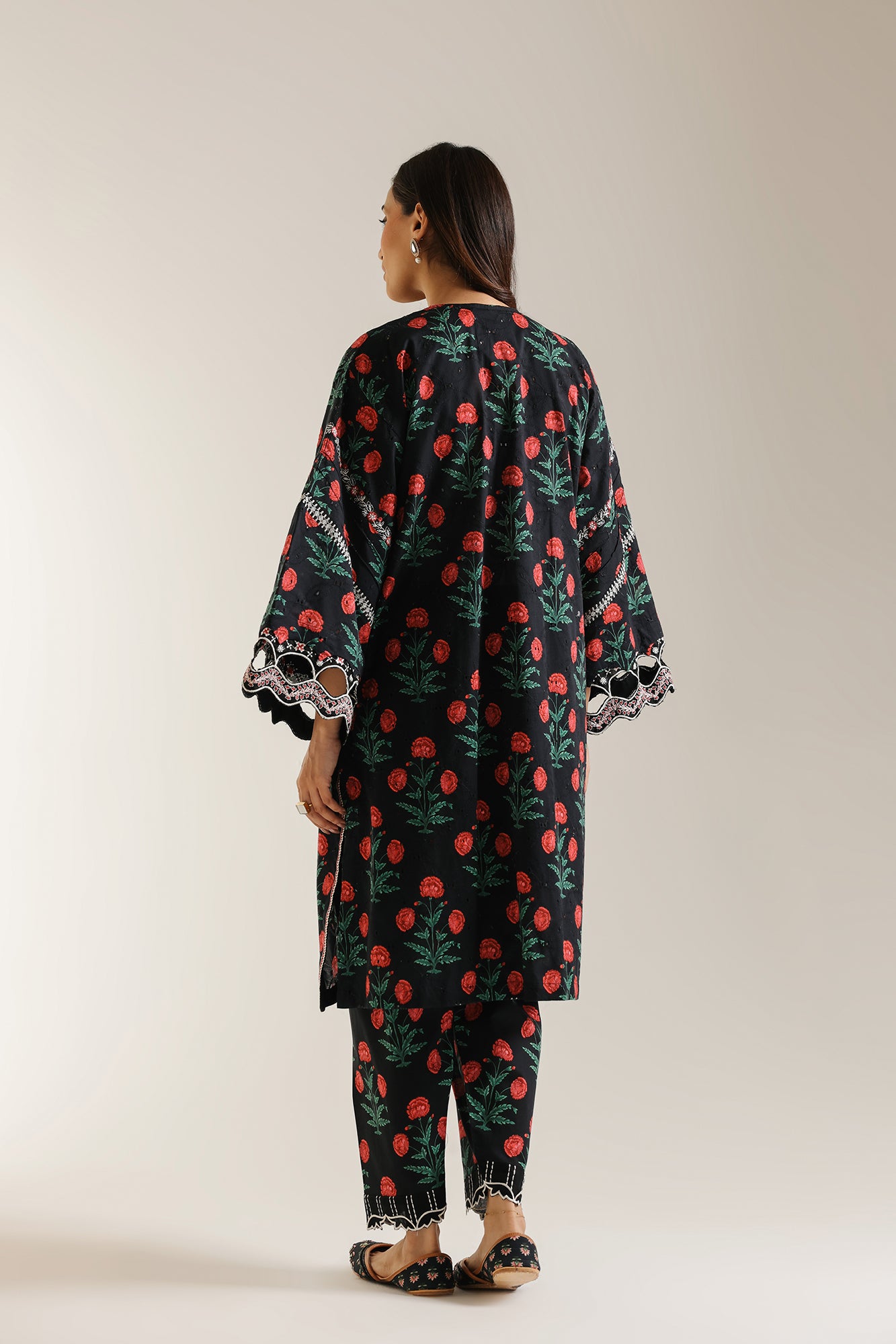 EMBROIDERED SUIT (E3410/103/902)