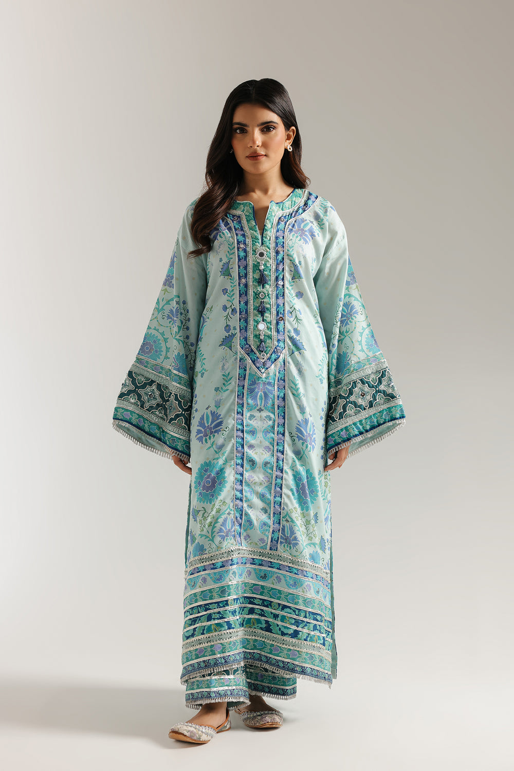 EMBROIDERED SUIT (E3418/103/617)