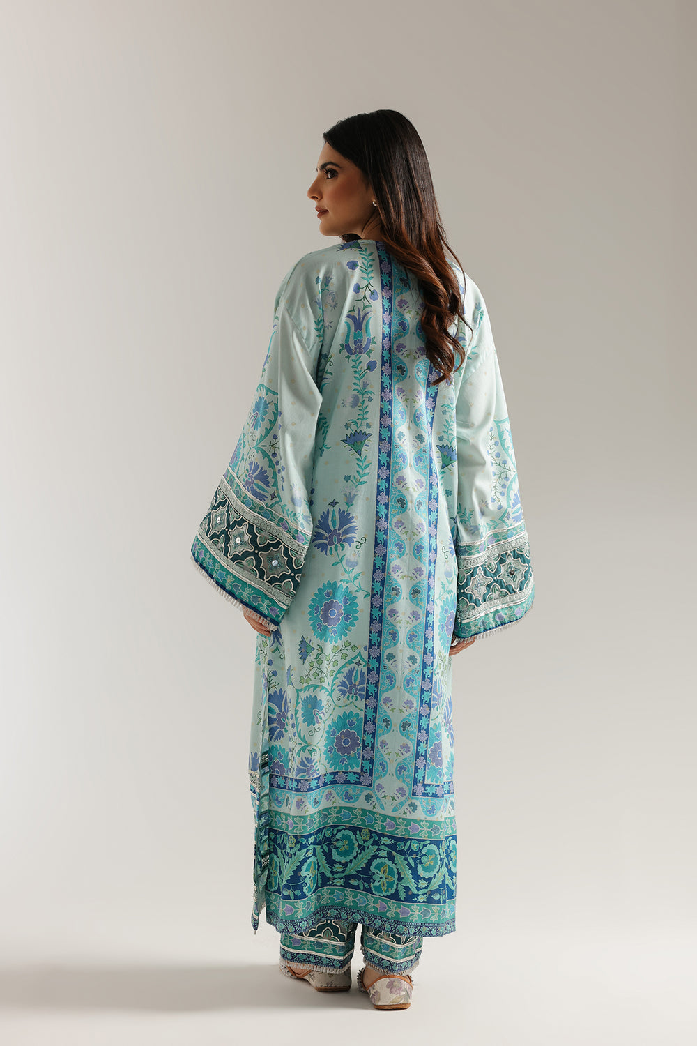 EMBROIDERED SUIT (E3418/103/617)