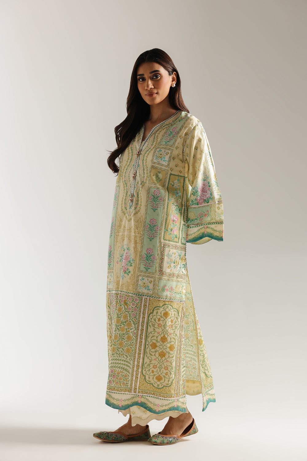 EMBROIDERED SUIT (E3419/103/125)