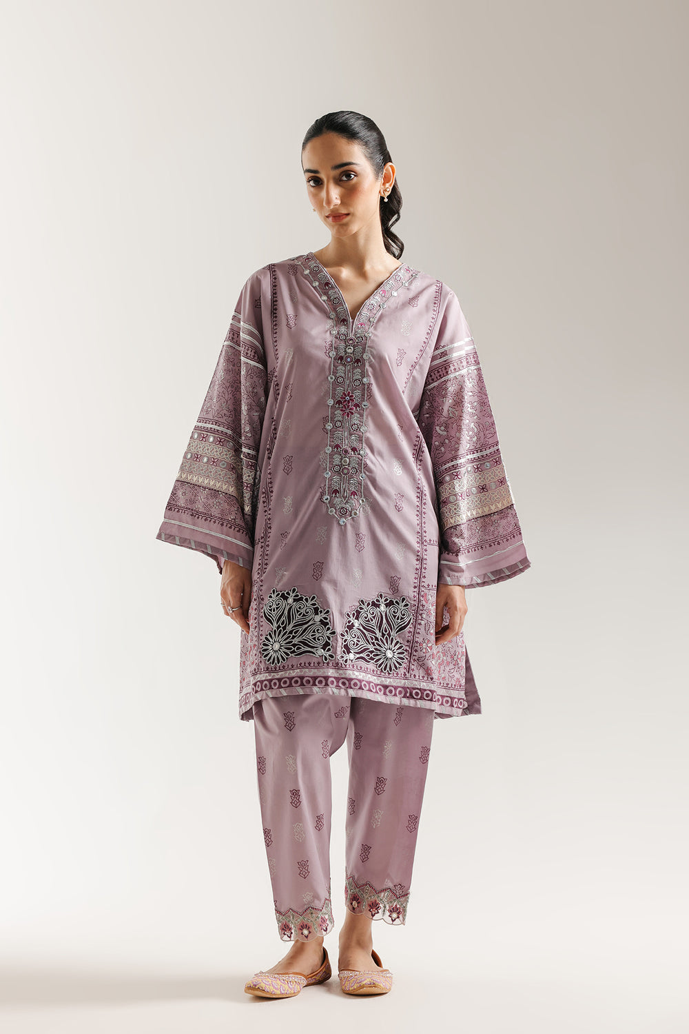 EMBROIDERED SUIT (E3434/103/514)