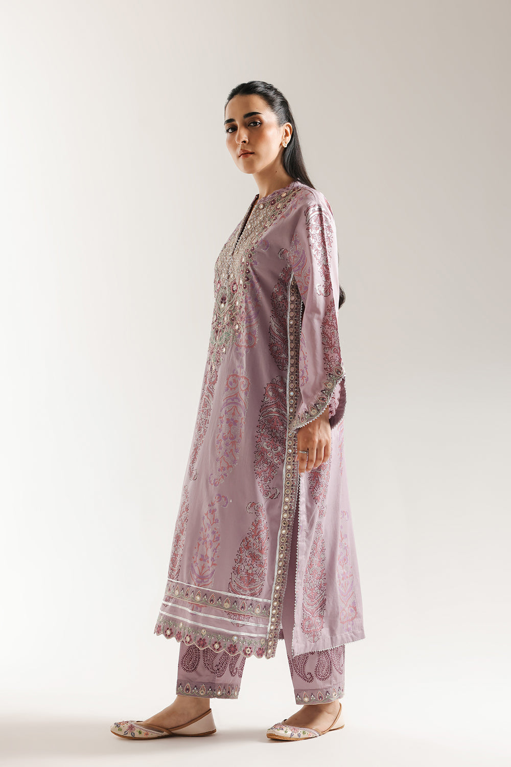 EMBROIDERED SUIT (E3435/103/514)