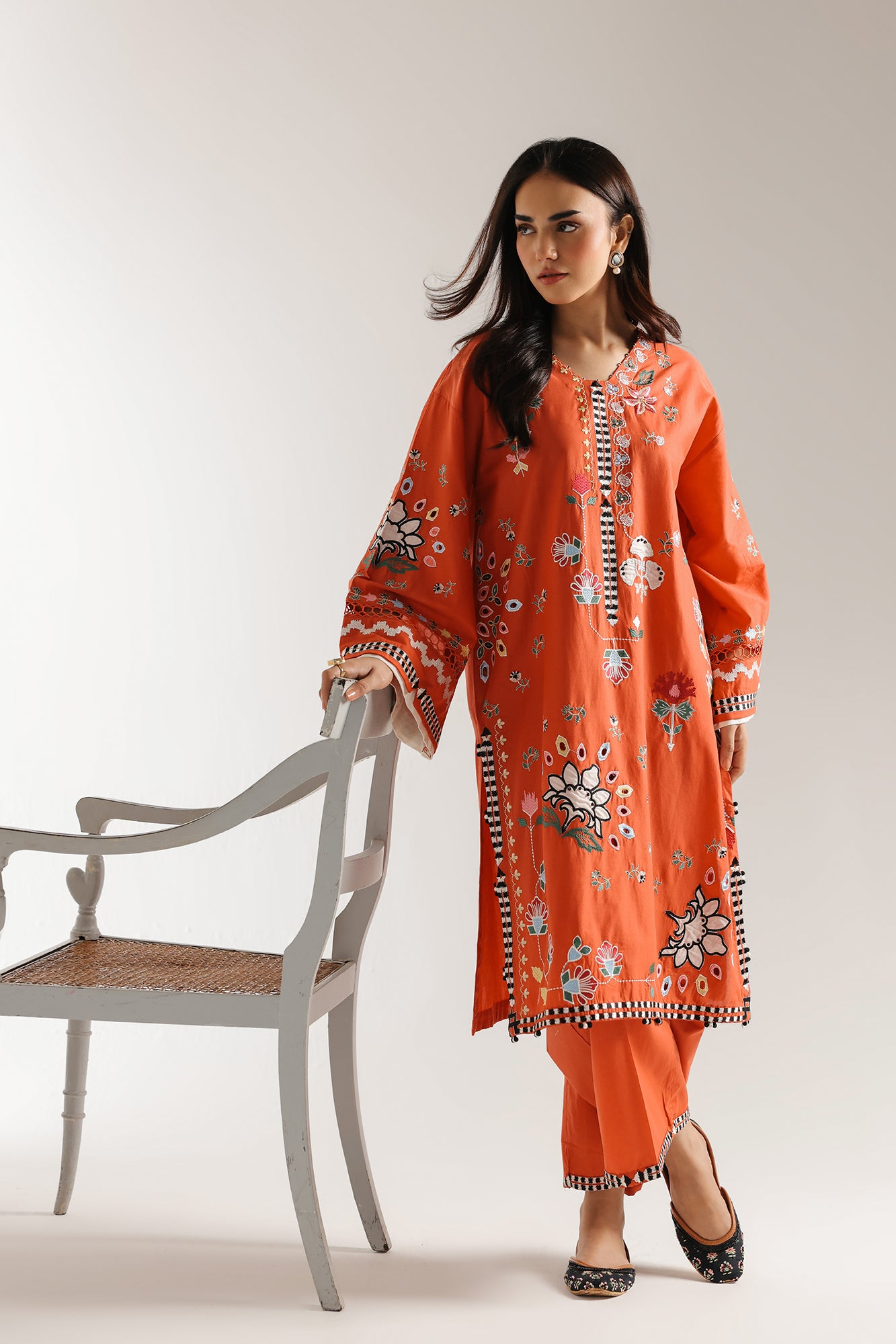 EMBROIDERED SUIT (E3449/103/312)