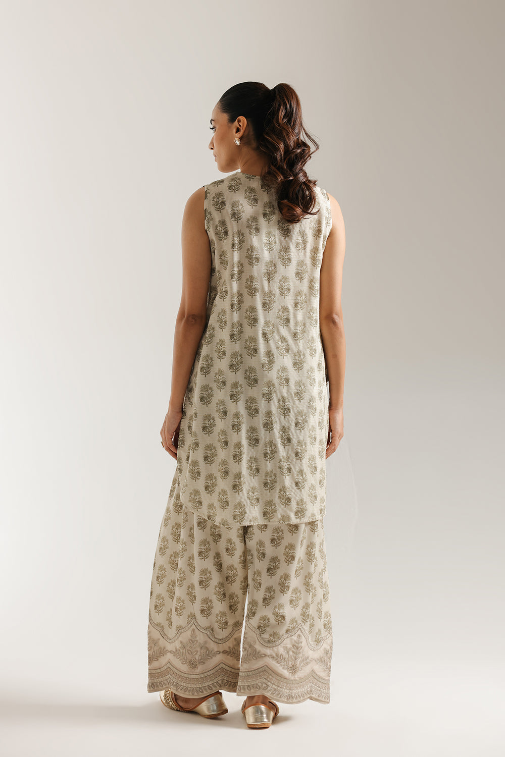 EMBROIDERED SUIT (E3452/103/006)