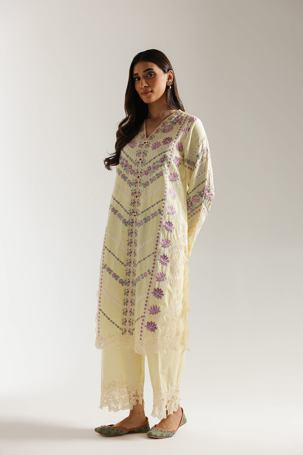 EMBROIDERED SUIT (E3464/103/110)