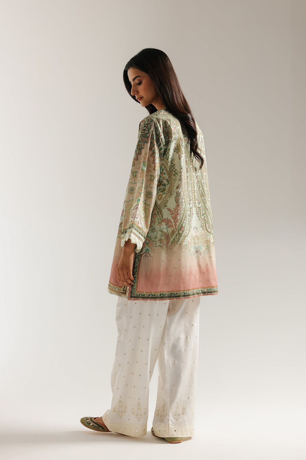 EMBROIDERED SUIT (E3483/103/817)