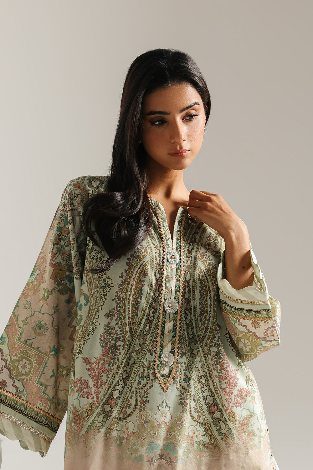 EMBROIDERED SUIT (E3483/103/817)