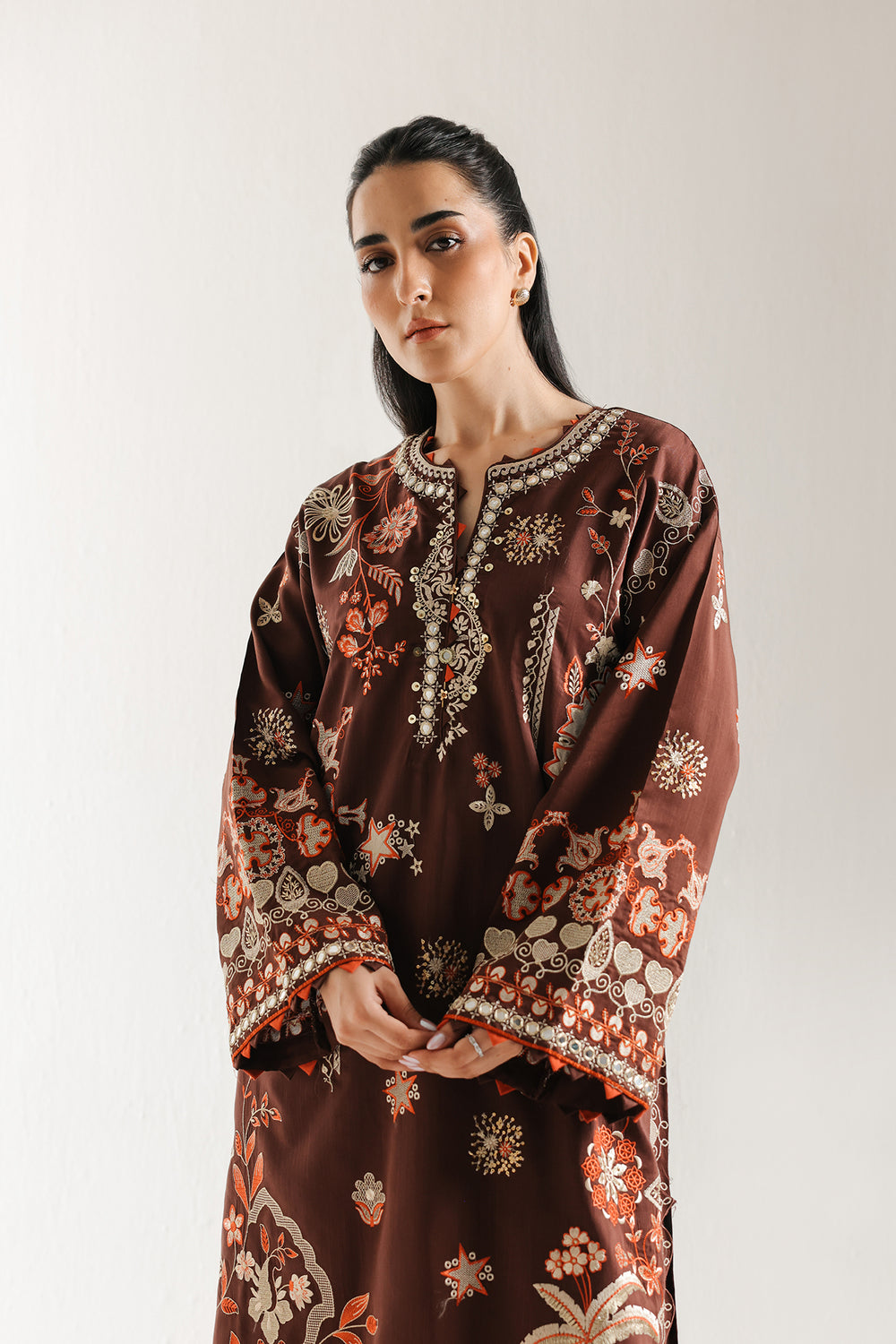 EMBROIDERED SUIT (E3519/103/823)
