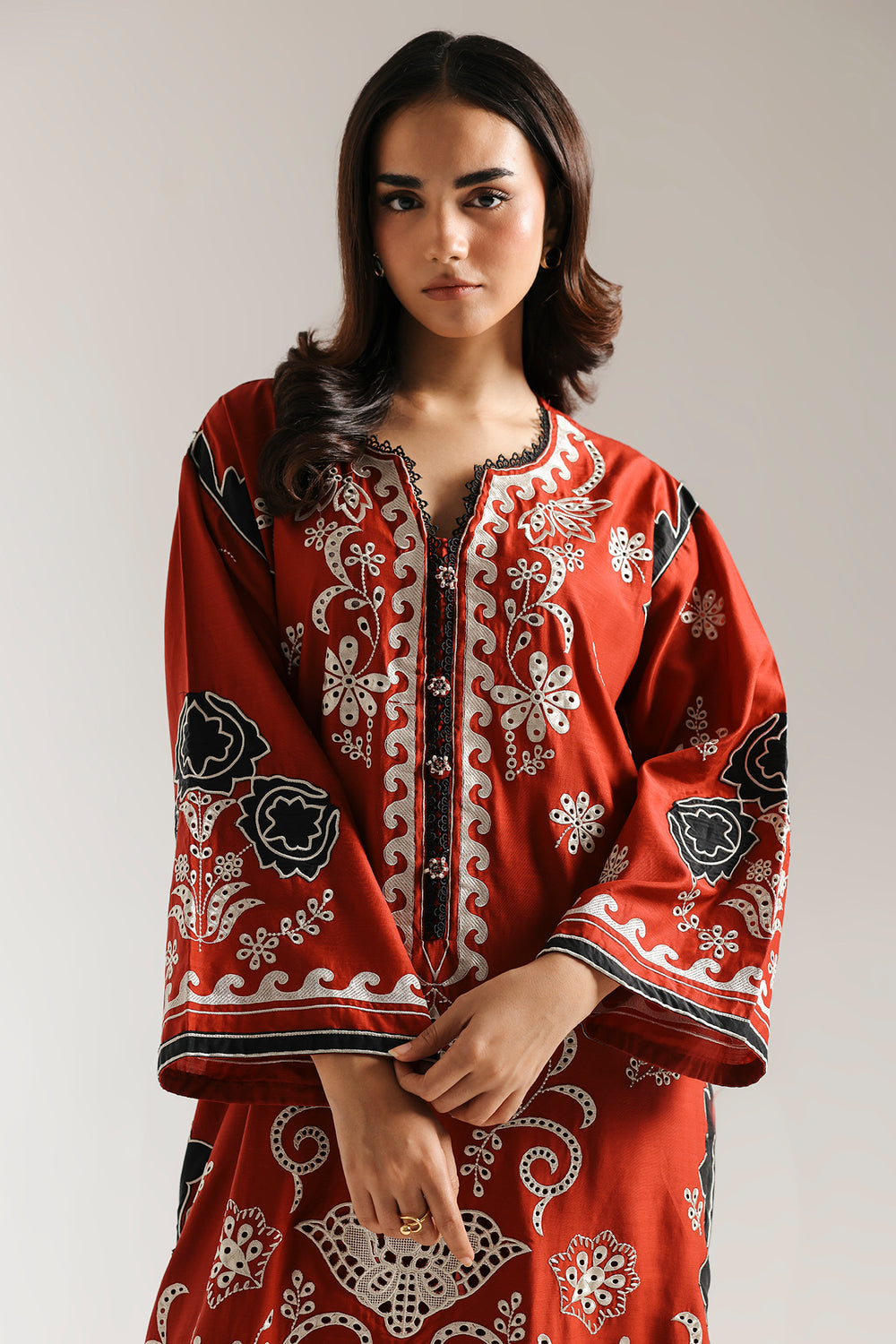 EMBROIDERED SUIT (E3520/103/416)