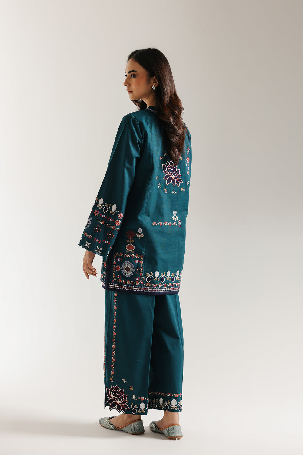 EMBROIDERED SUIT (E3605/103/602)