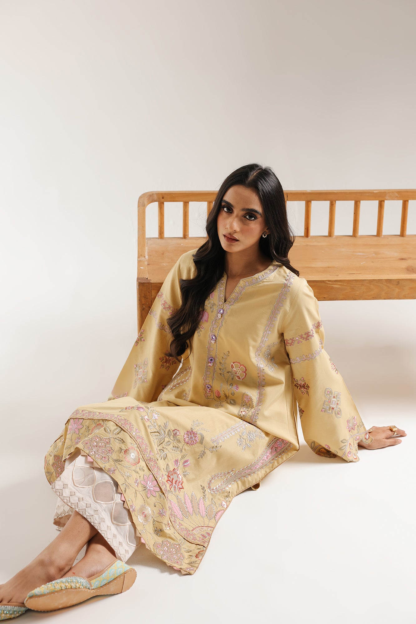 EMBROIDERED SUIT (E3613/103/107)