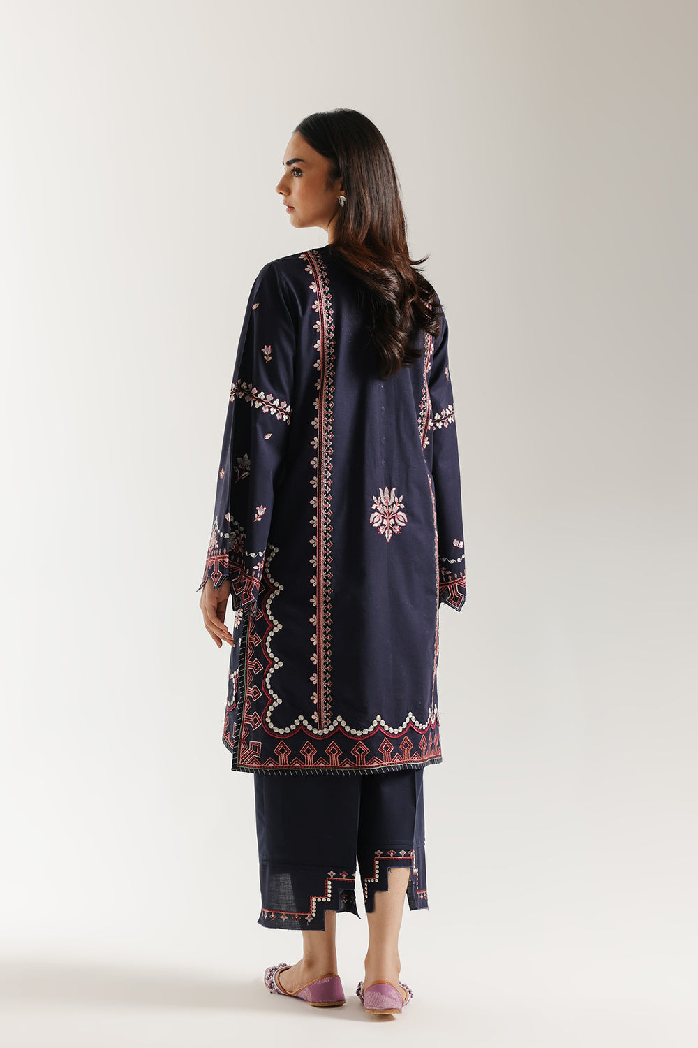 EMBROIDERED SUIT (E3631/103/622)