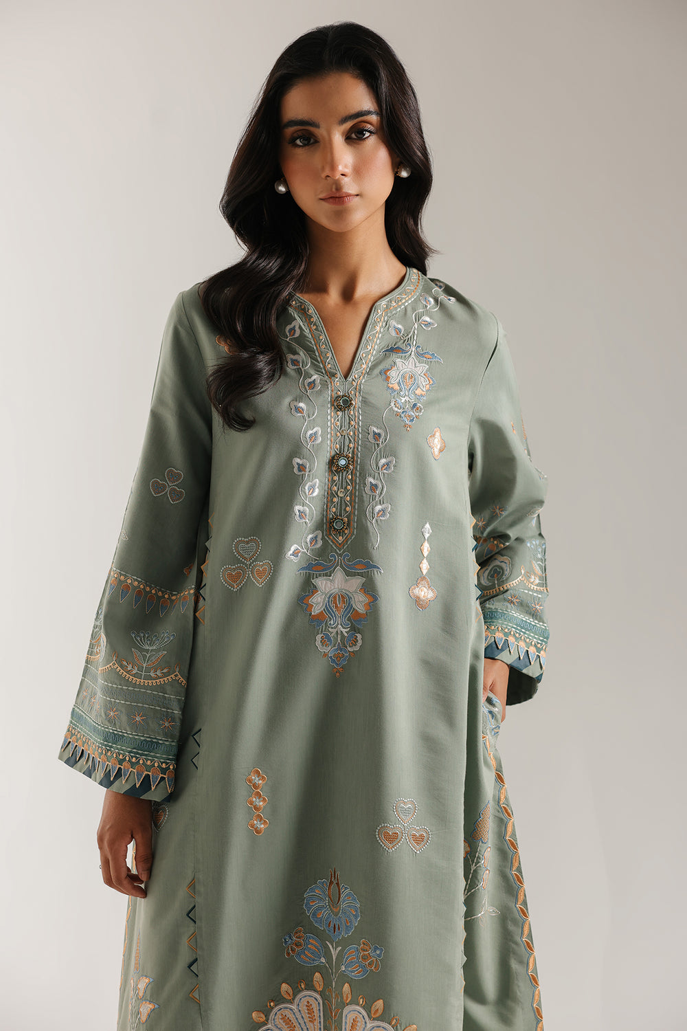 EMBROIDERED SUIT (E3663/103/714)