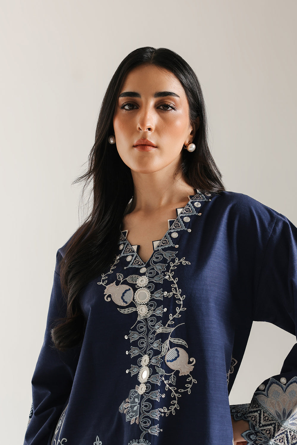 EMBROIDERED SUIT (E3671/103/603)