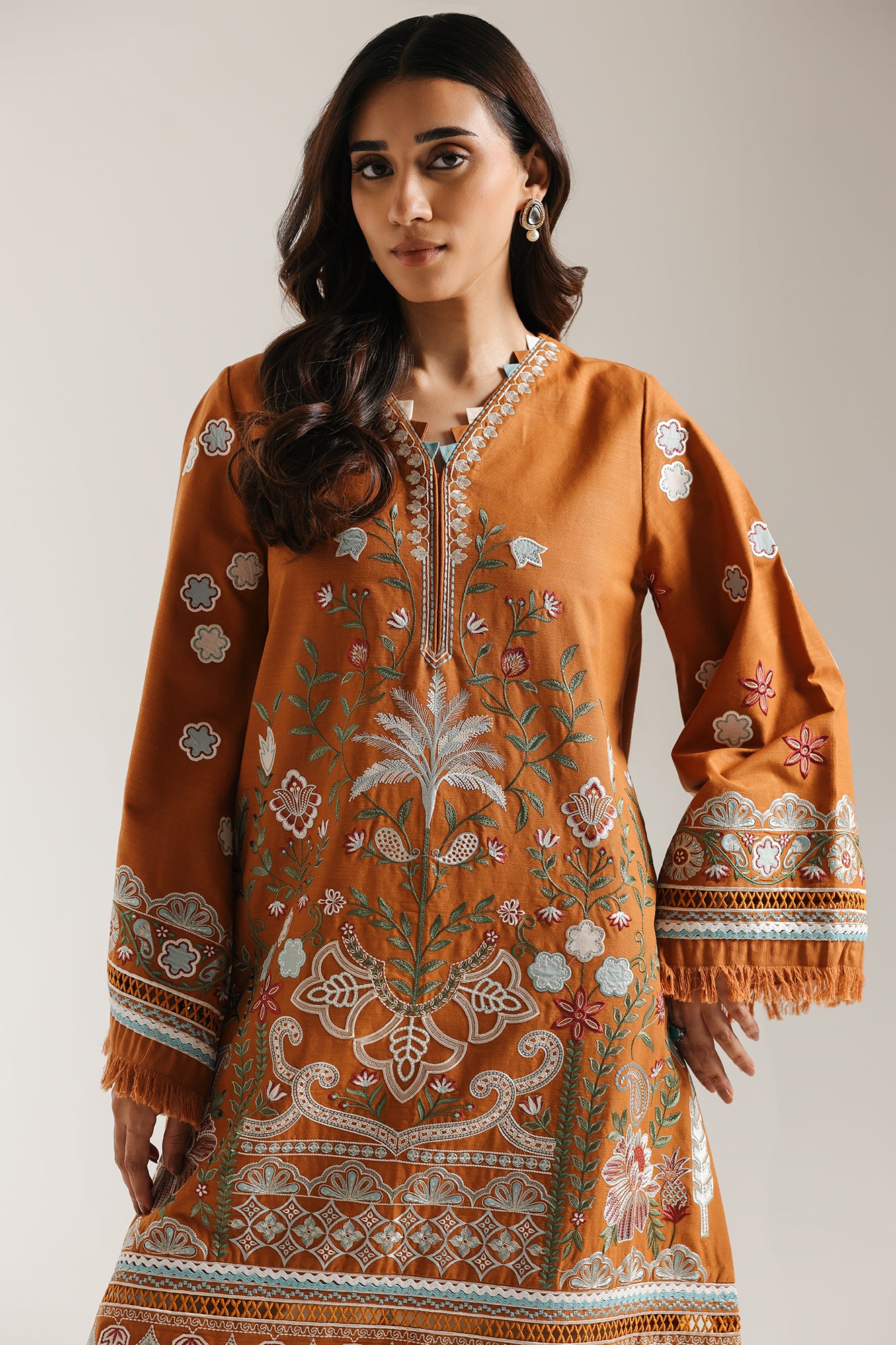 EMBROIDERED SUIT (E3680/103/220)