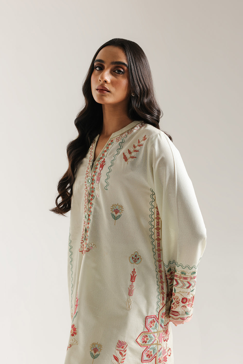 EMBROIDERED SUIT (E3689/103/721)