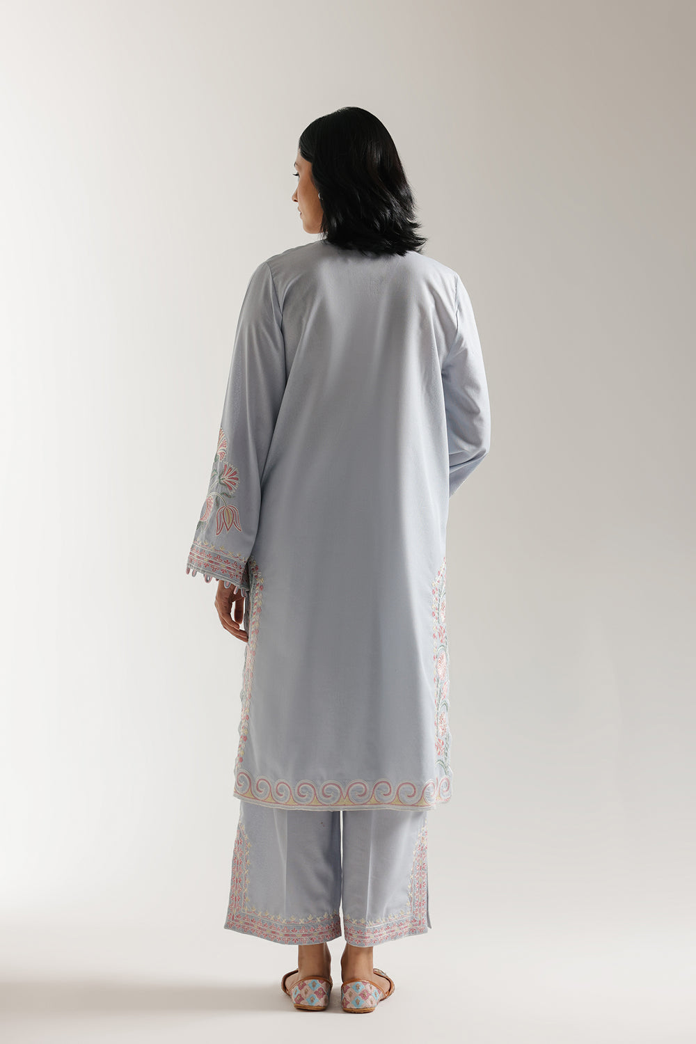 EMBROIDERED SUIT (E3690/103/635)