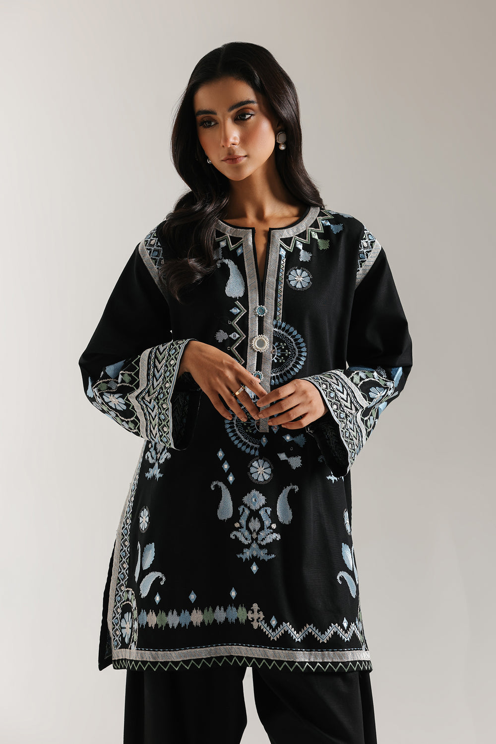 EMBROIDERED SUIT (E3707/103/902)