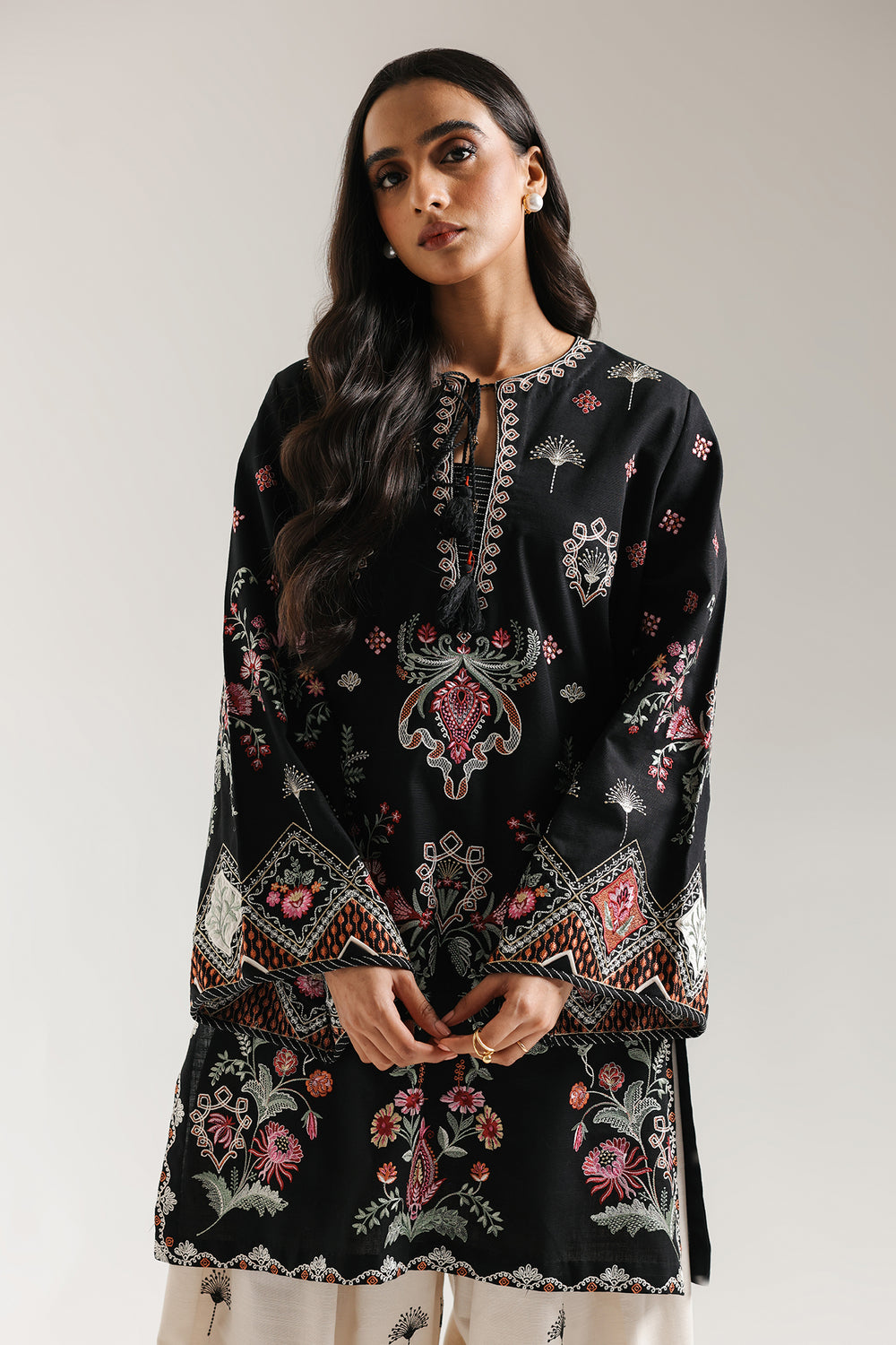 EMBROIDERED SUIT (E3708/103/902)