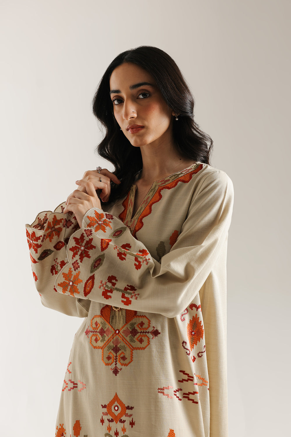 EMBROIDERED KAFTAN (E3716/103/130)