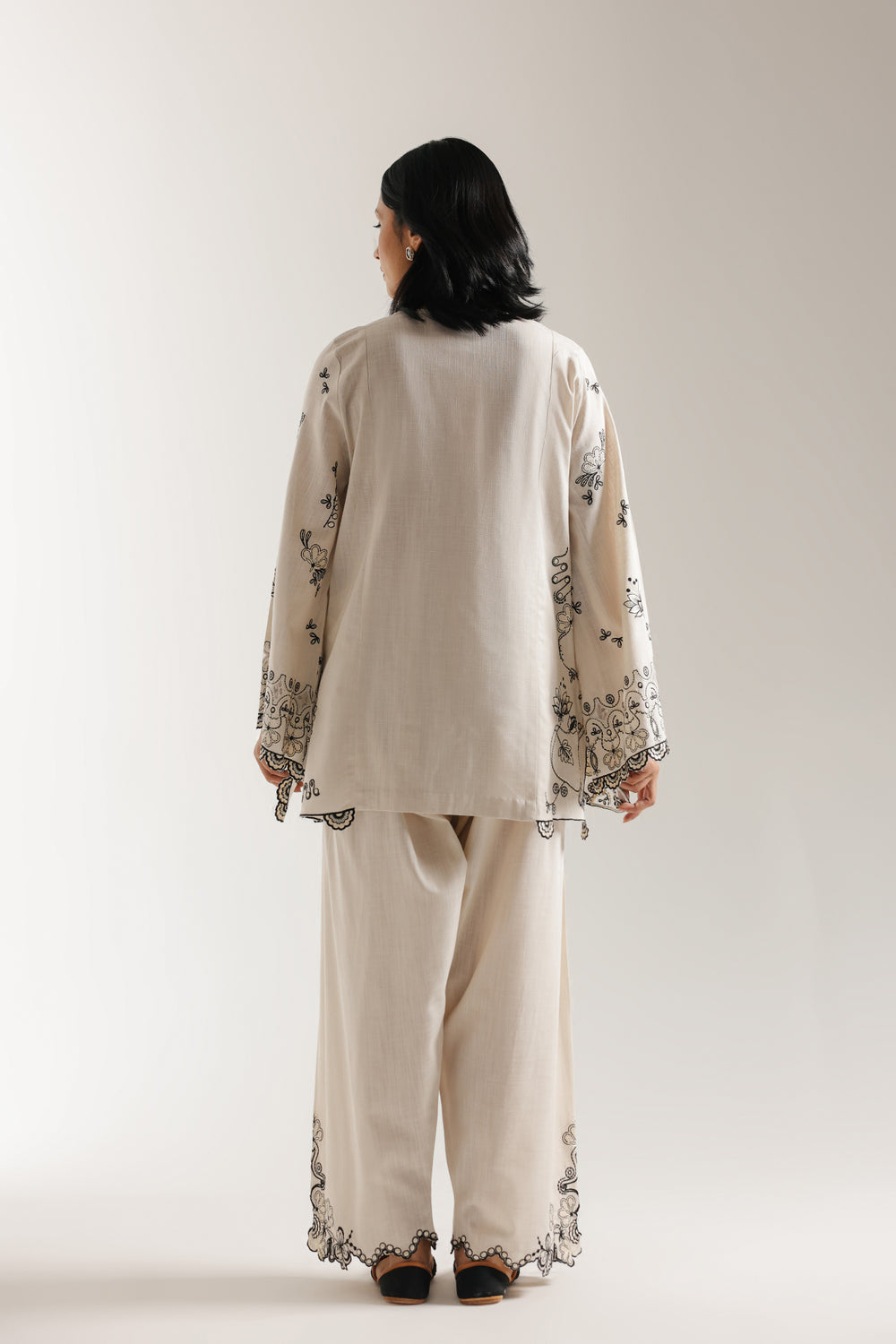 EMBROIDERED SUIT (E3740/103/003)