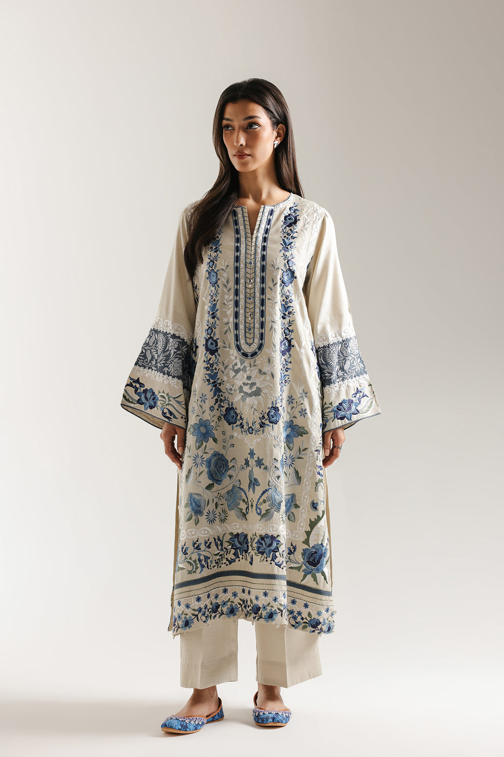 EMBROIDERED SUIT (E3778/103/722)