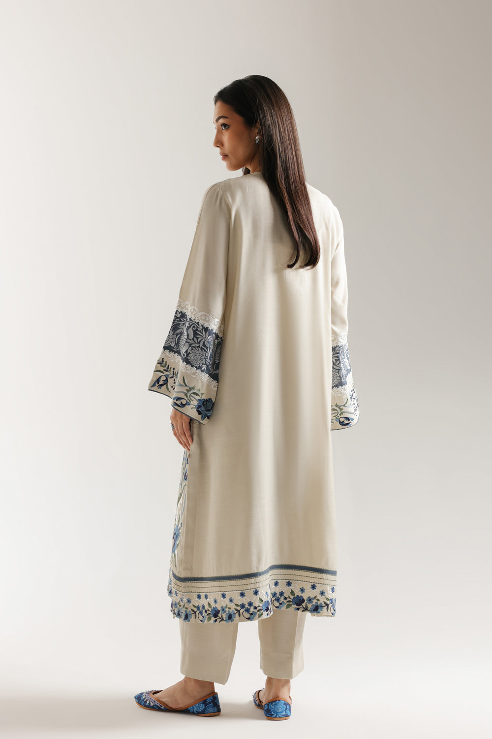 EMBROIDERED SUIT (E3778/103/722)