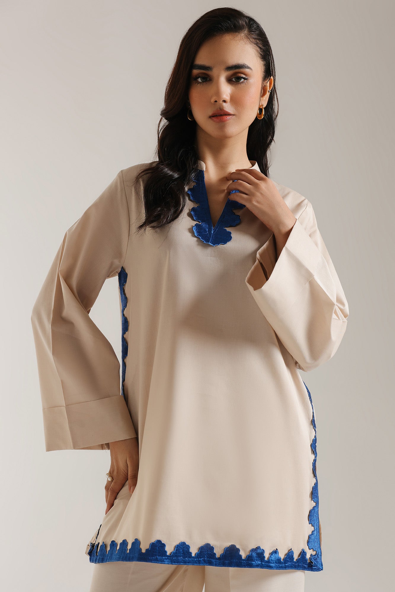 EMBROIDERED SHIRT (E5879/102/007)