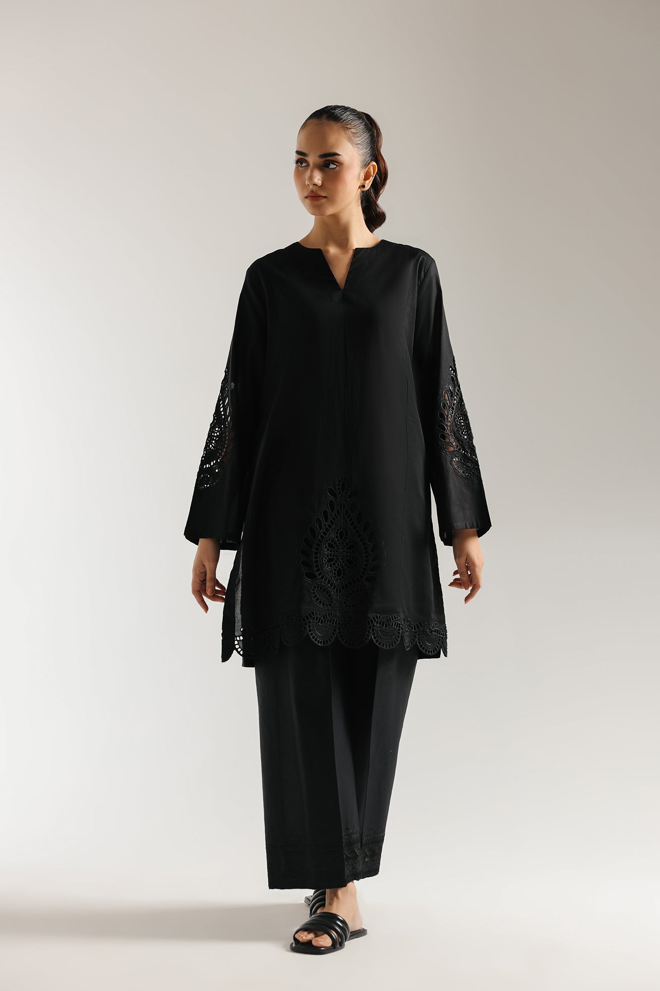 EMBROIDERED SHIRT (E5884/102/902)