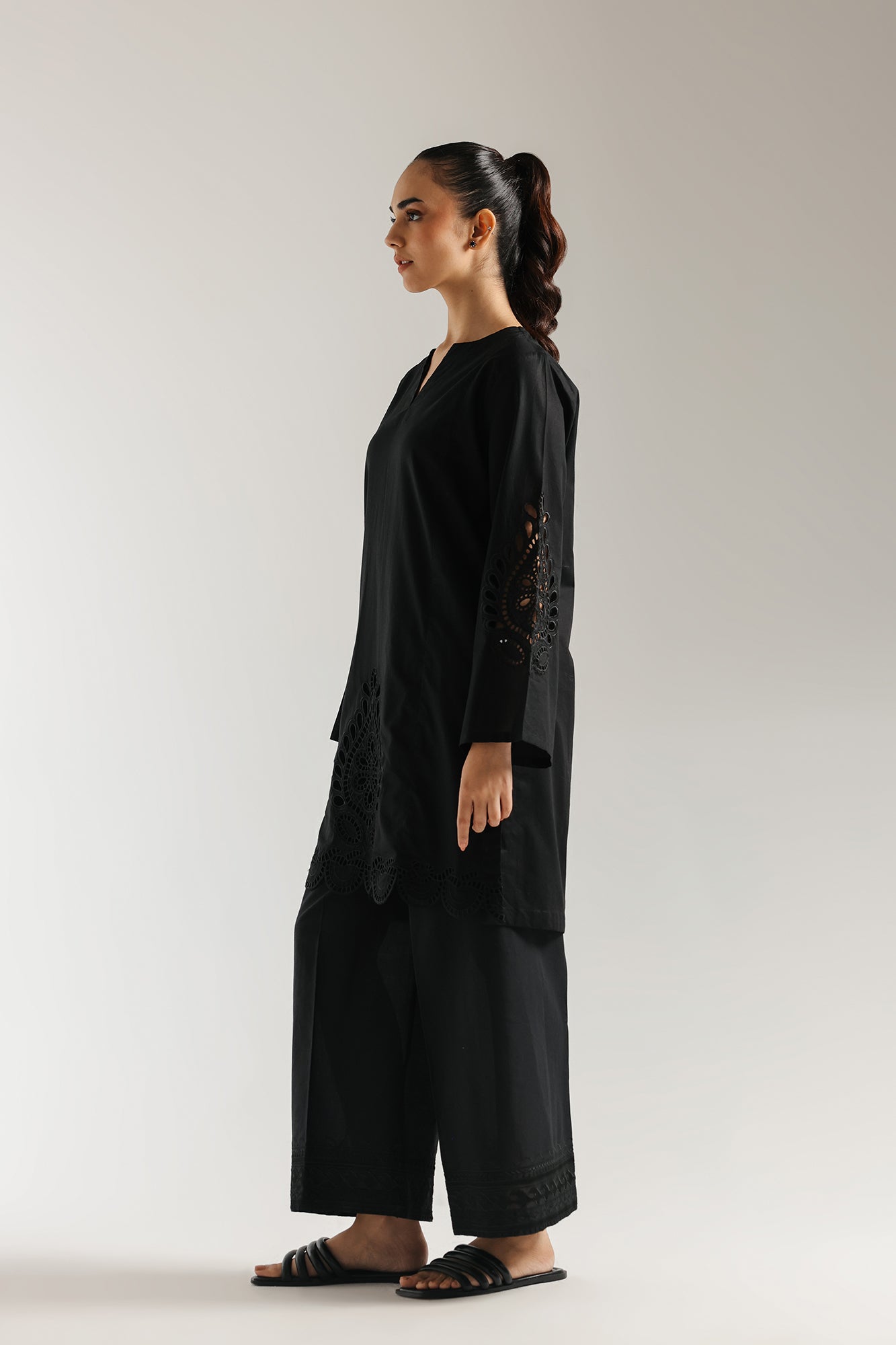 EMBROIDERED SHIRT (E5884/102/902)