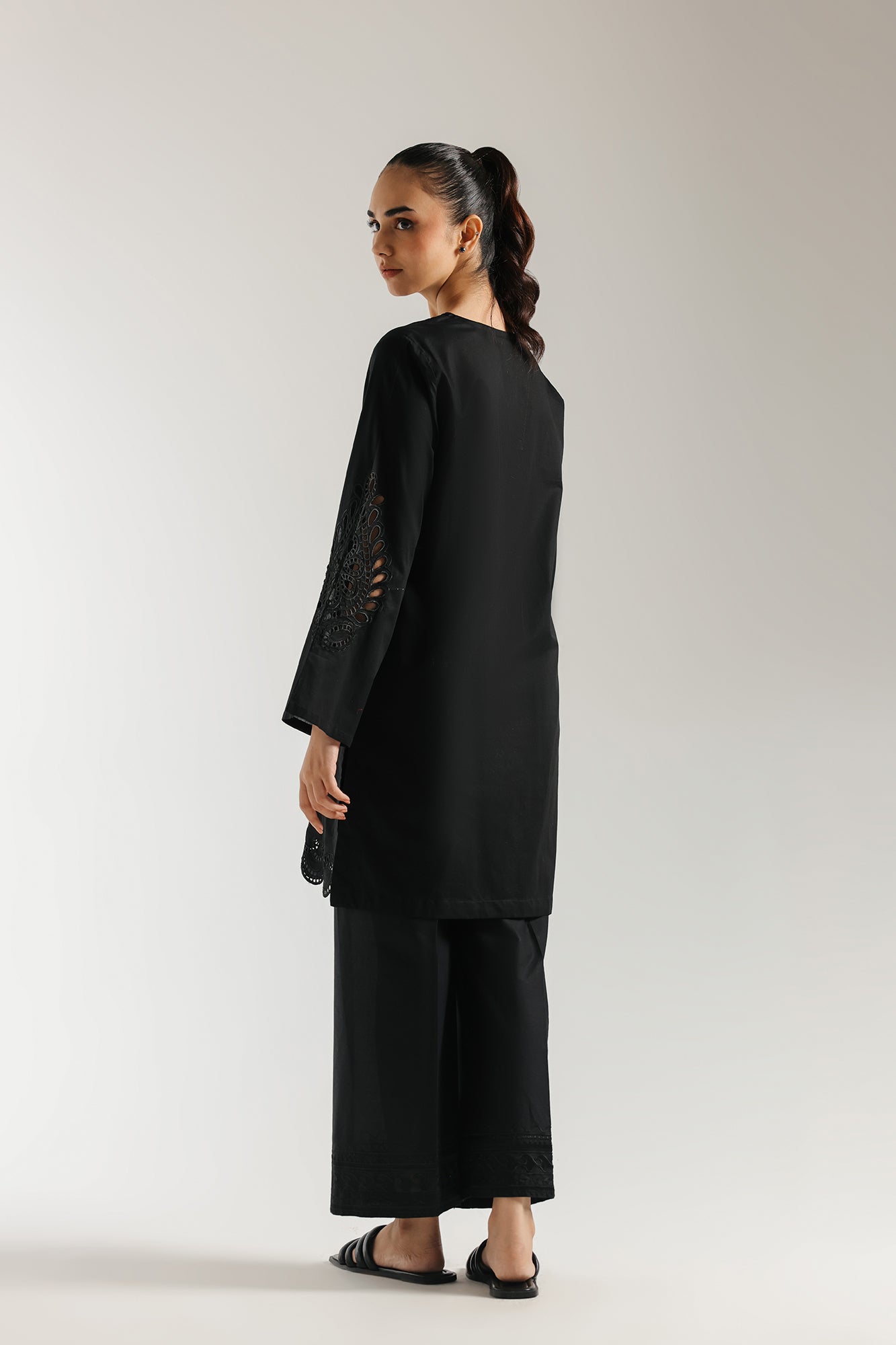 EMBROIDERED SHIRT (E5884/102/902)