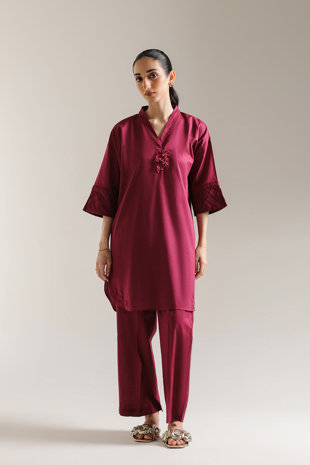 EMBROIDERED SUIT (E6155/102/519)