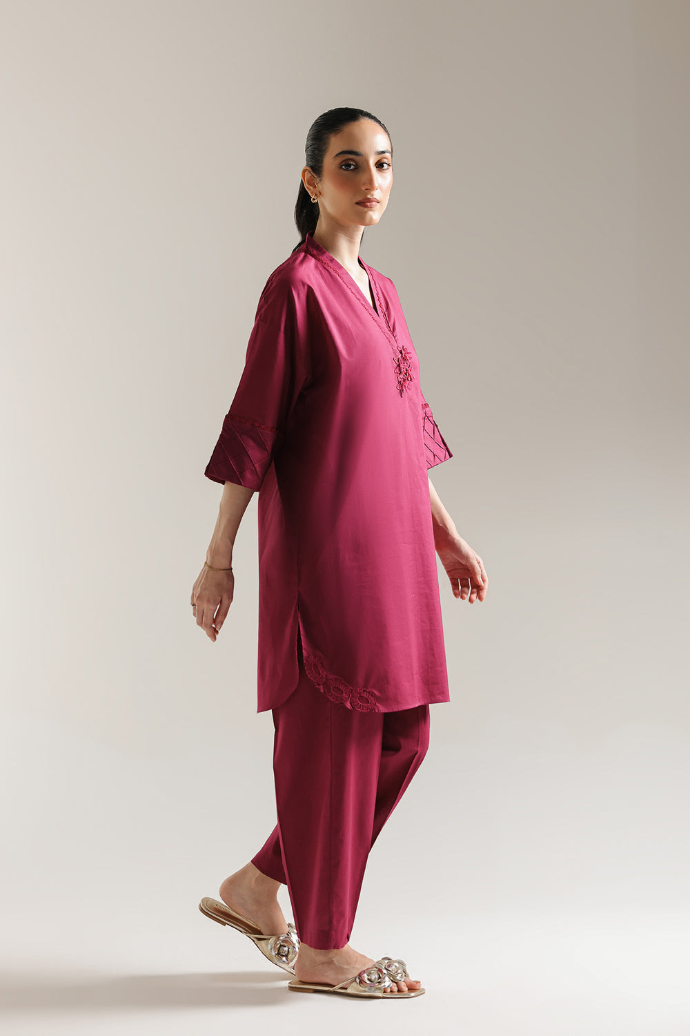 EMBROIDERED SUIT (E6155/102/519)