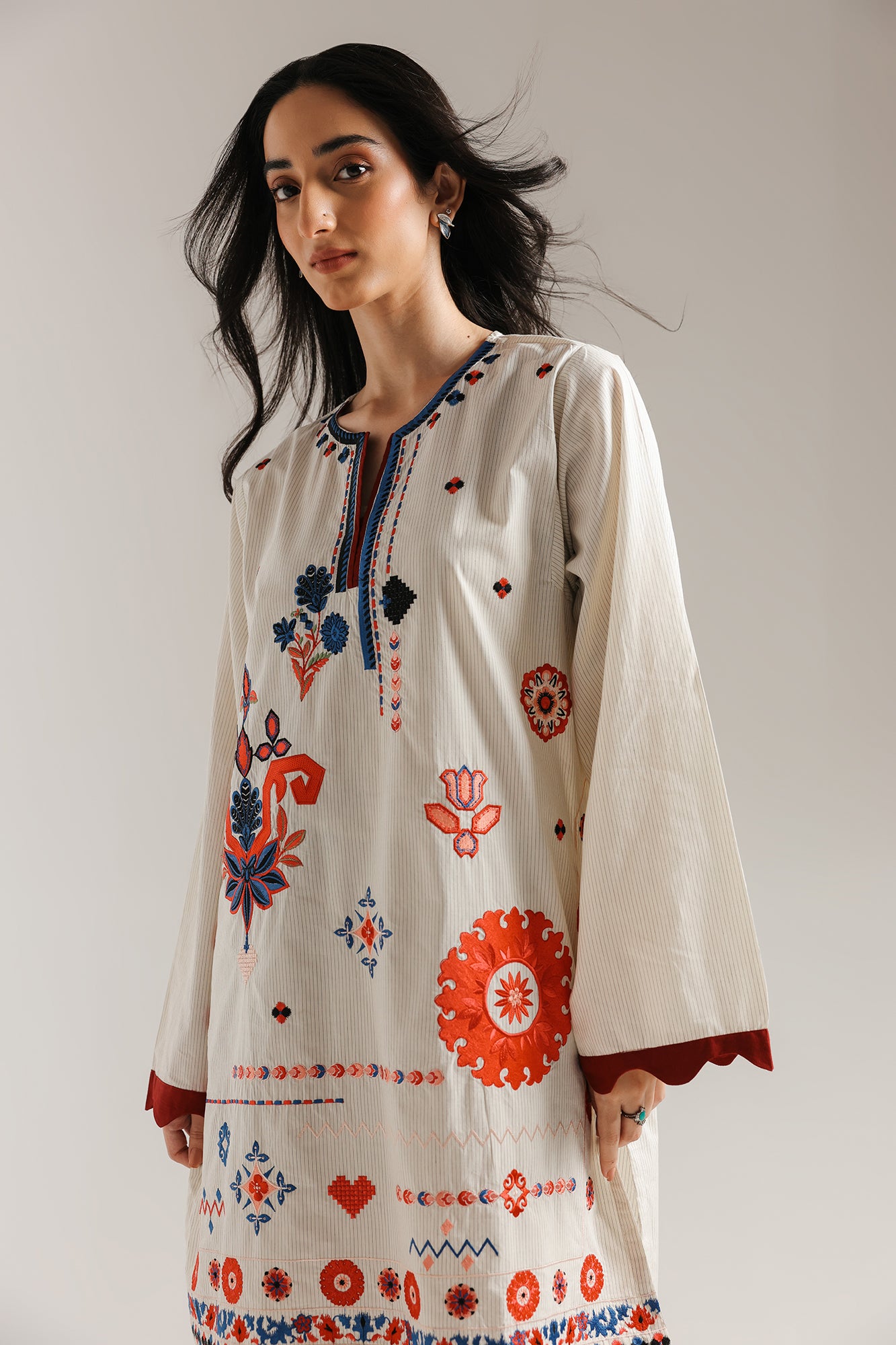 EMBROIDERED SUIT (E6182/102/004)