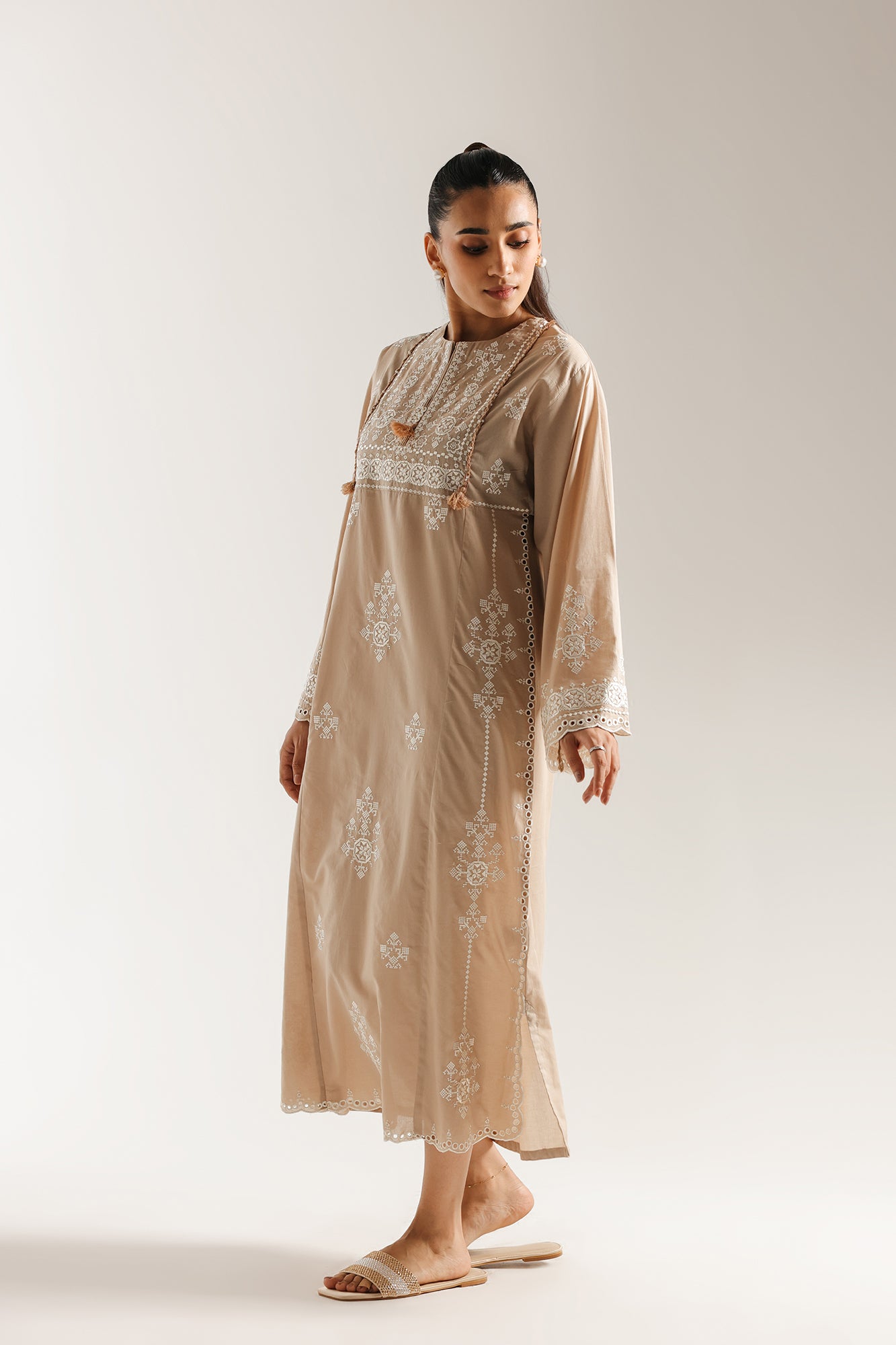 EMBROIDERED DRESS (E6191/102/808)