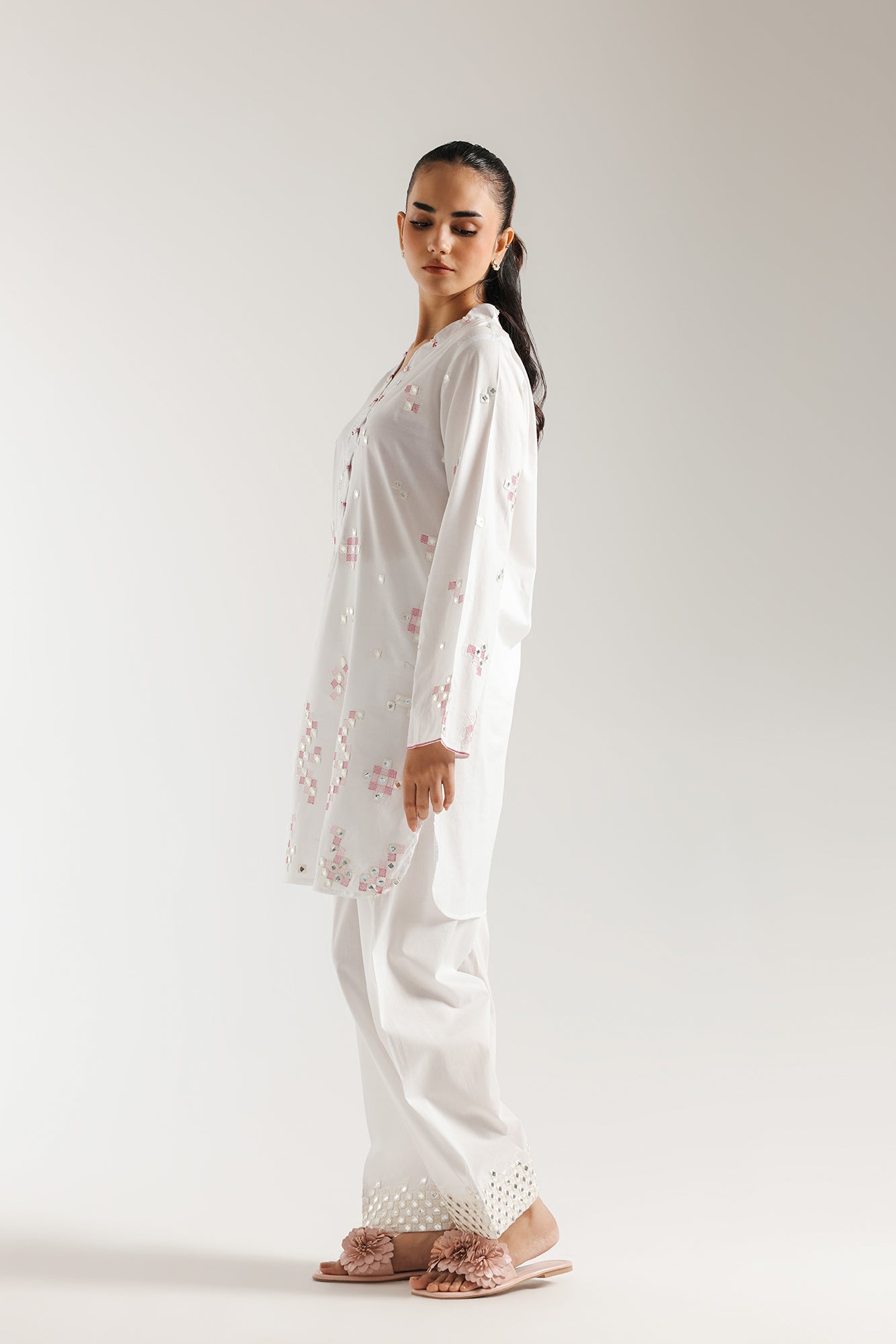 EMBROIDERED SUIT (E6192/102/005)