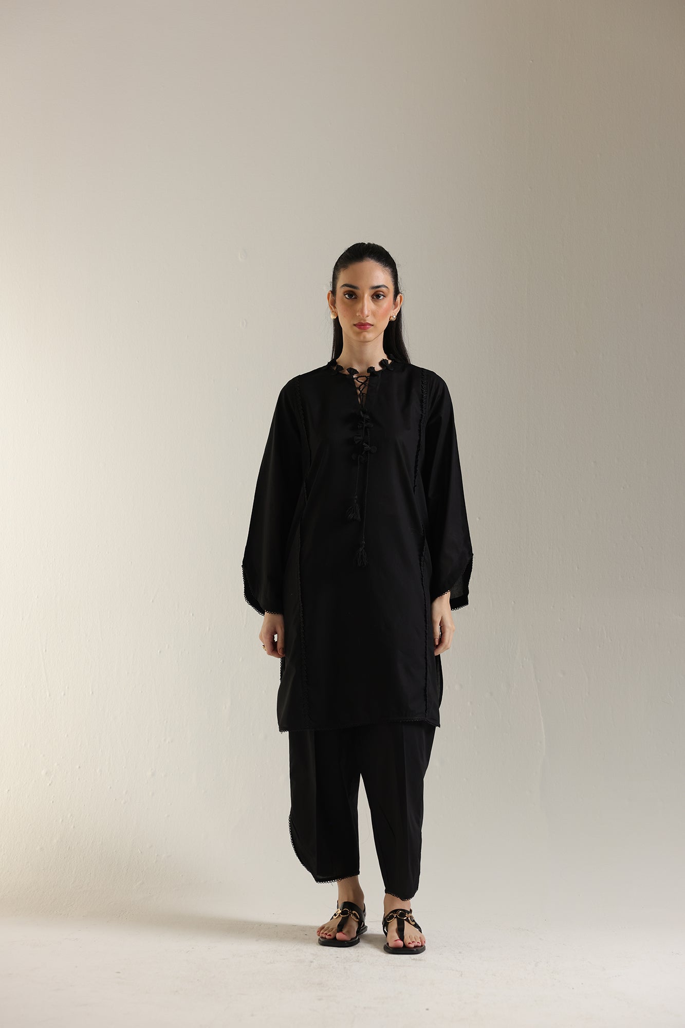 EMBROIDERED SUIT (E6195/102/902)