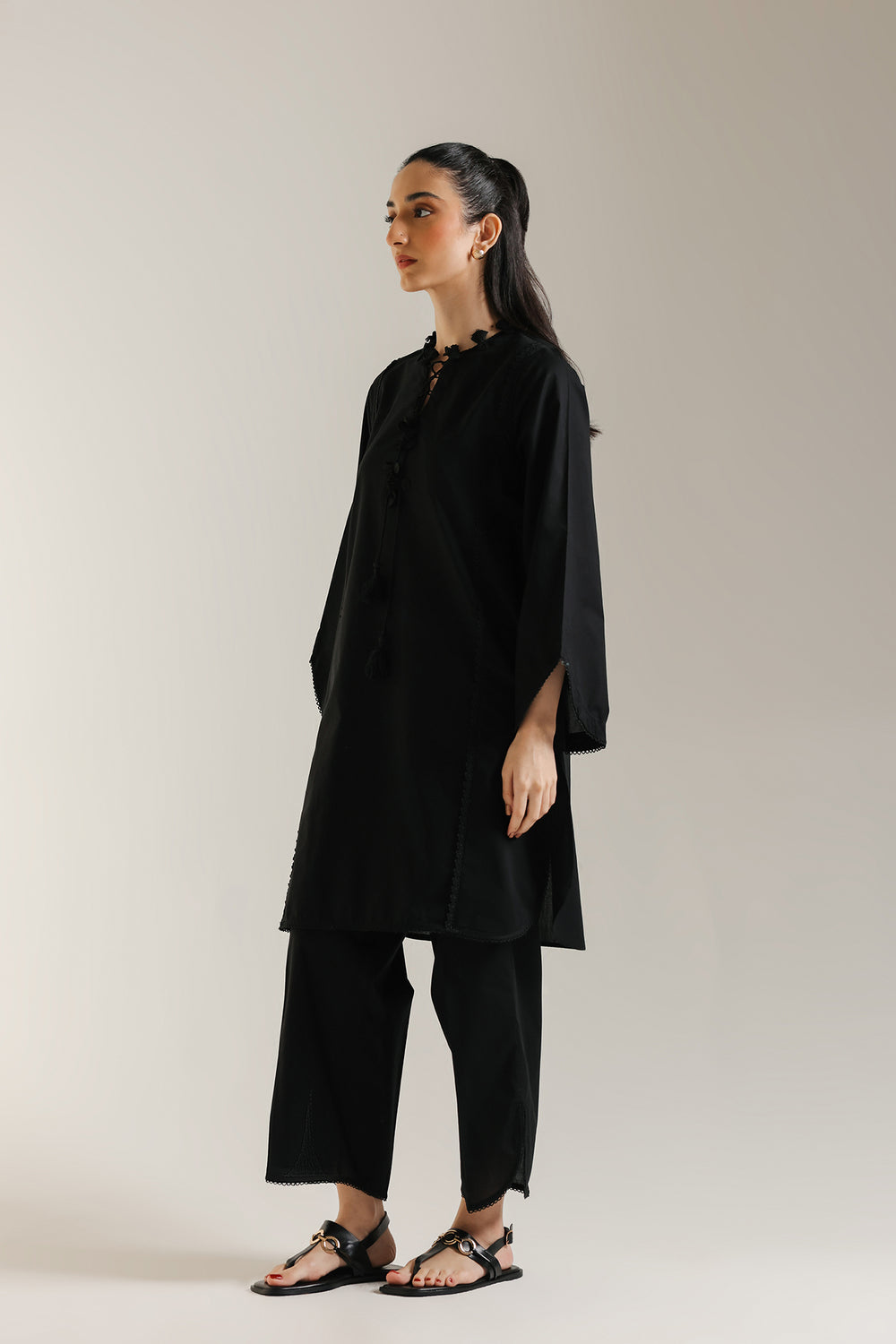 EMBROIDERED SUIT (E6195/102/902)