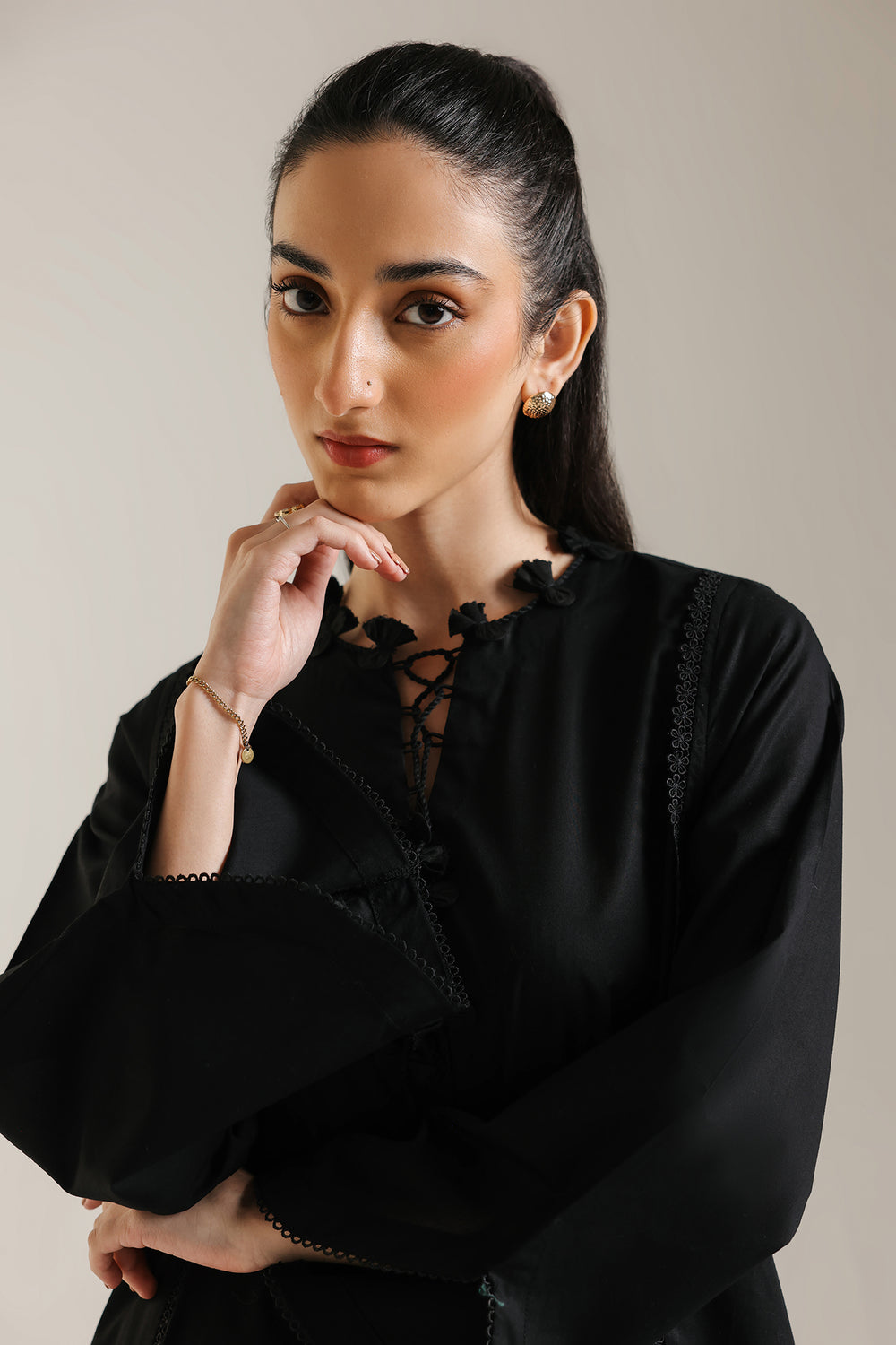 EMBROIDERED SUIT (E6195/102/902)