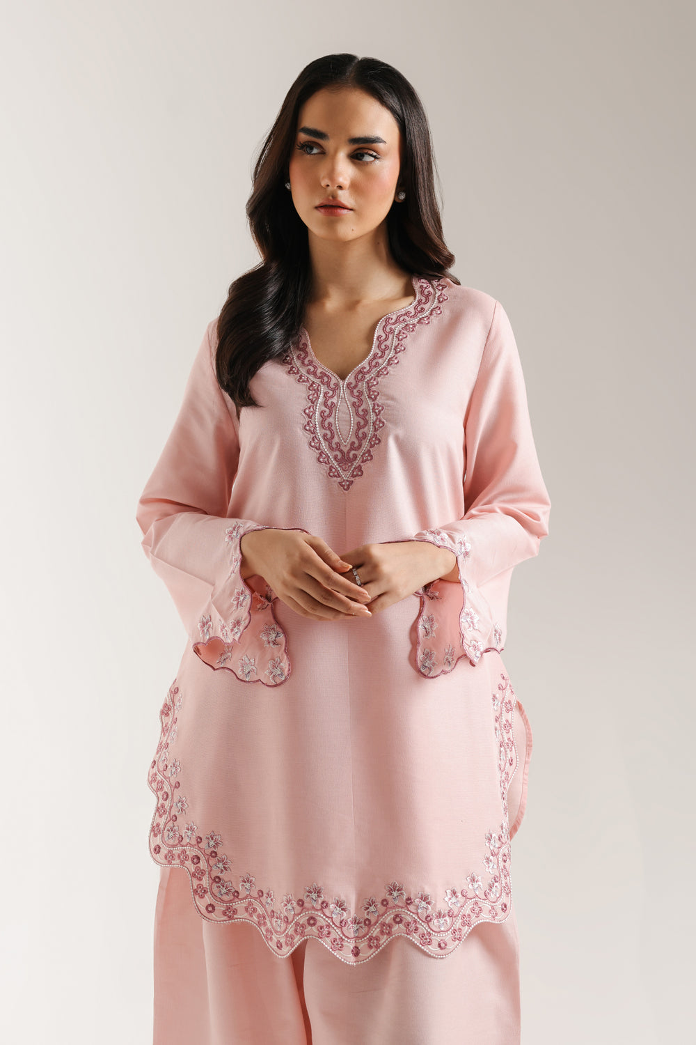 EMBROIDERED SUIT (E6639/102/427)