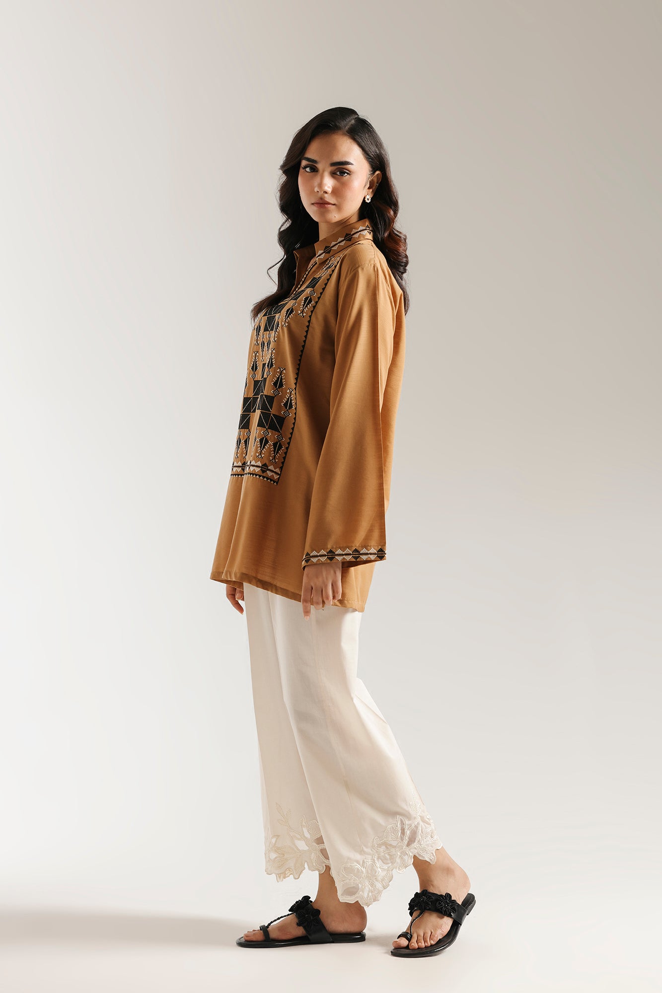 EMBROIDERED KURTI (E6655/102/218)