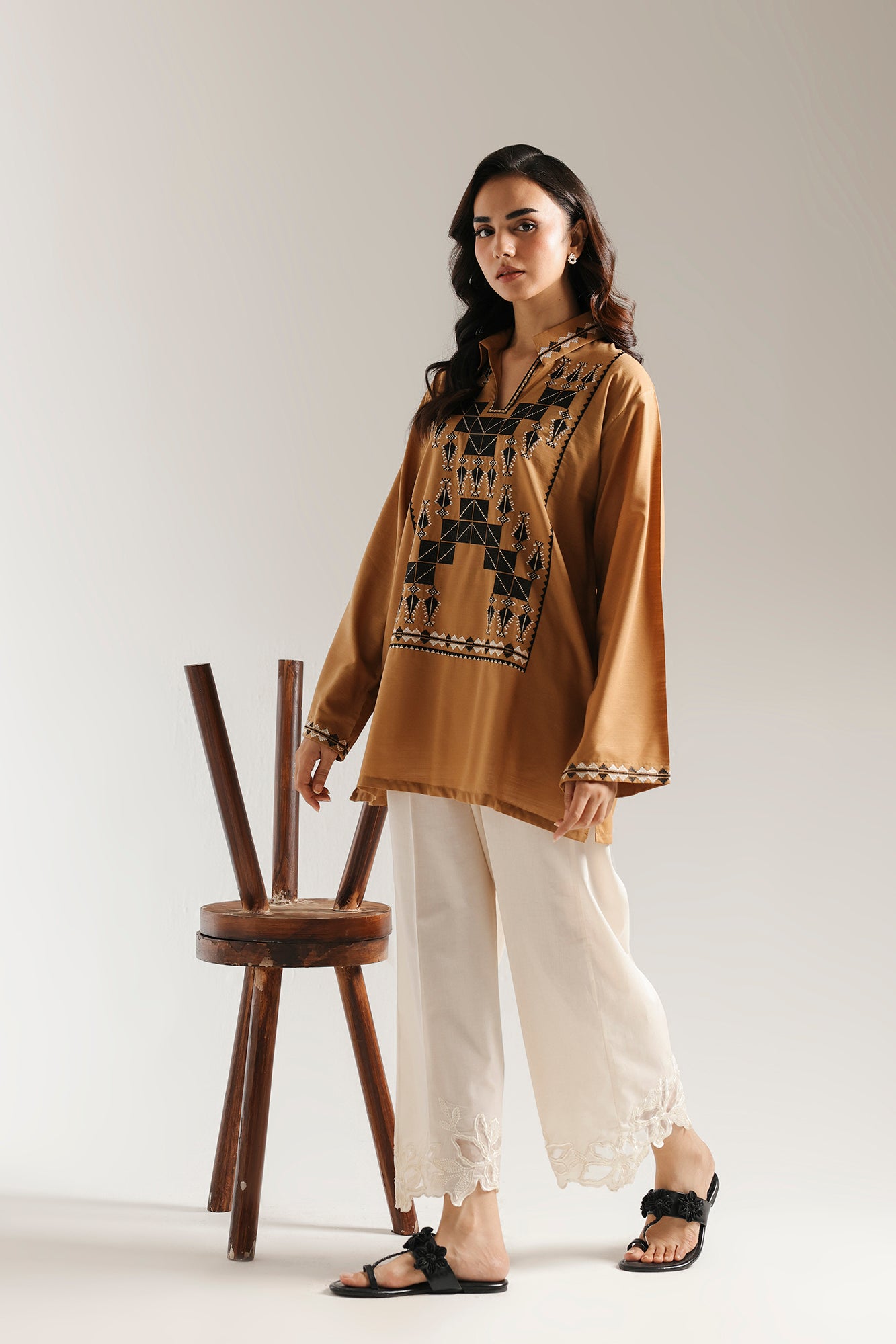 EMBROIDERED KURTI (E6655/102/218)