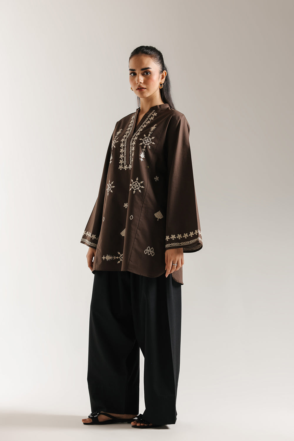 EMBROIDERED SHIRT (E6671/102/317)