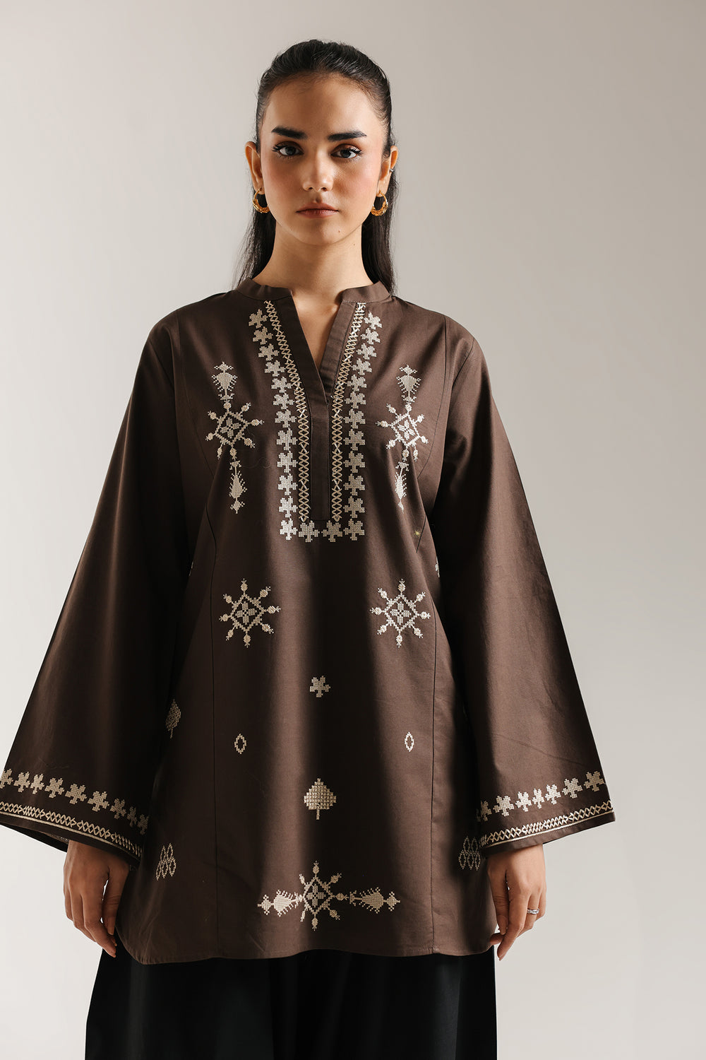 EMBROIDERED SHIRT (E6671/102/317)