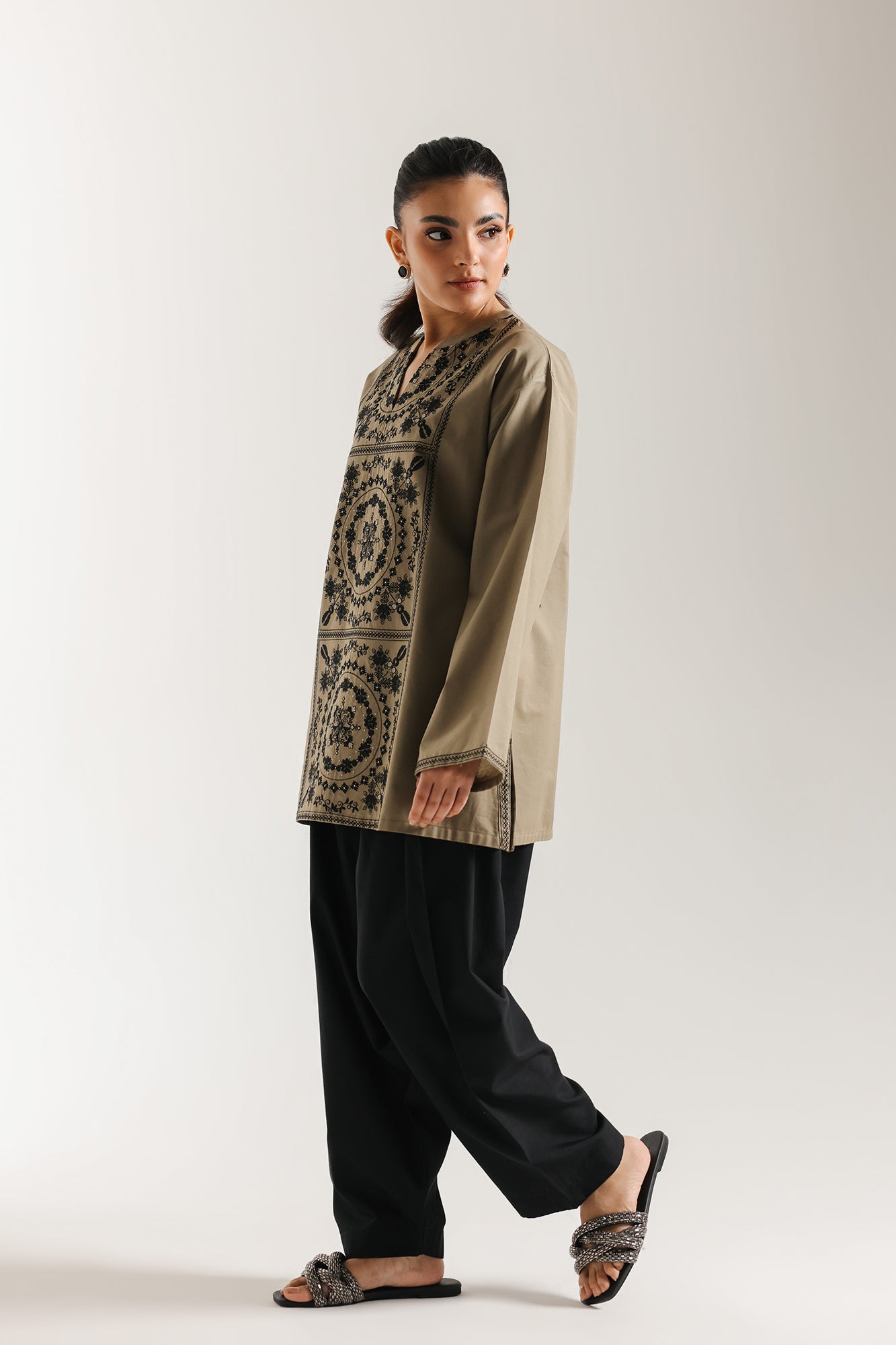 EMBROIDERED SHIRT (E6673/102/113)