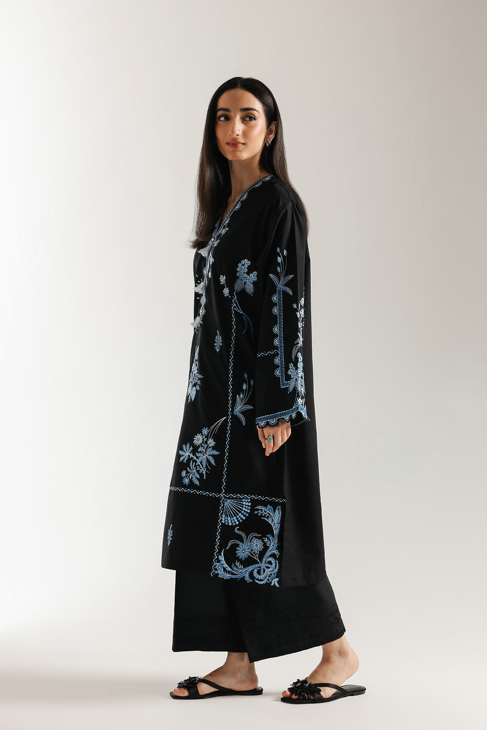 EMBROIDERED SHIRT (E6970/102/902)