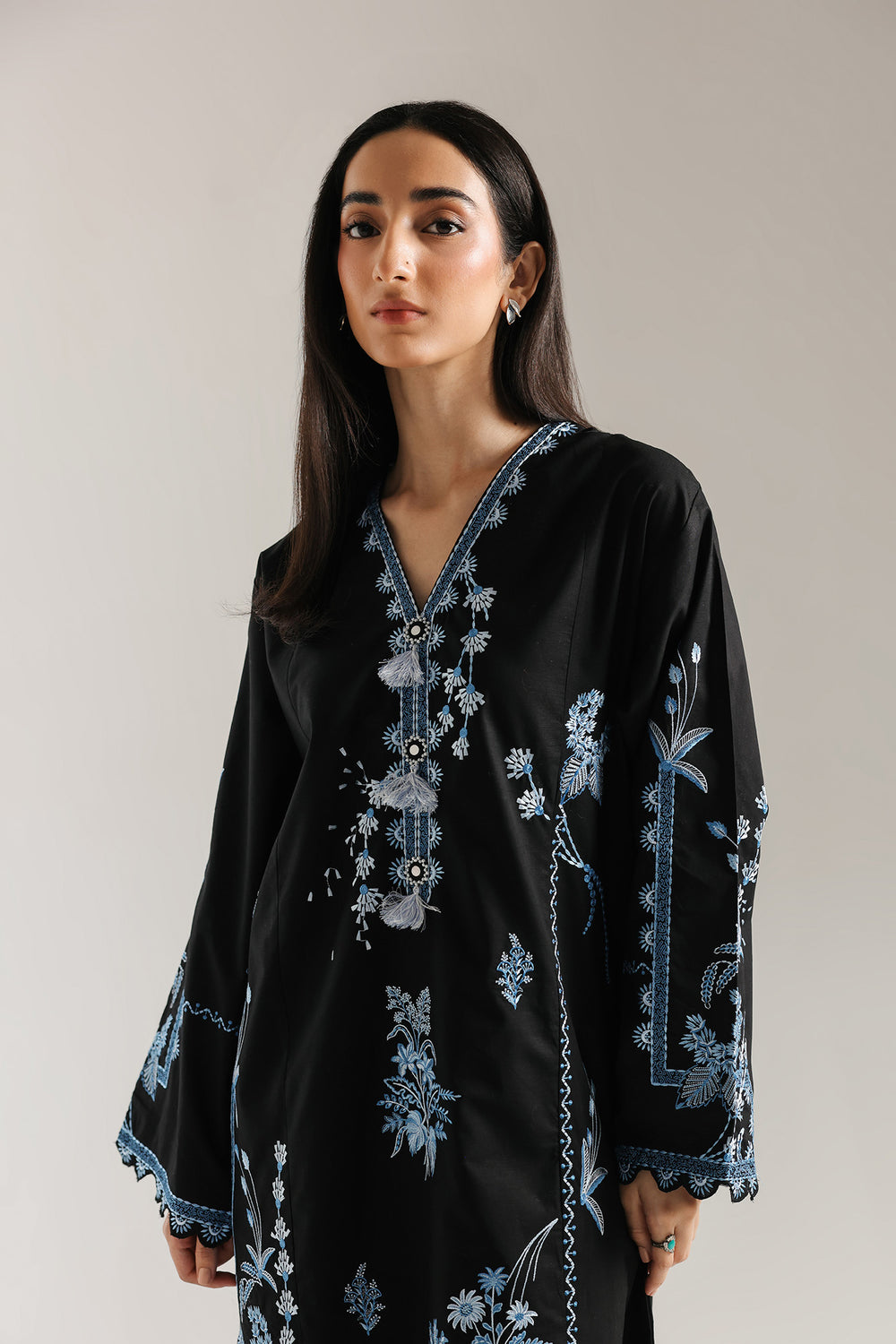EMBROIDERED SHIRT (E6970/102/902)