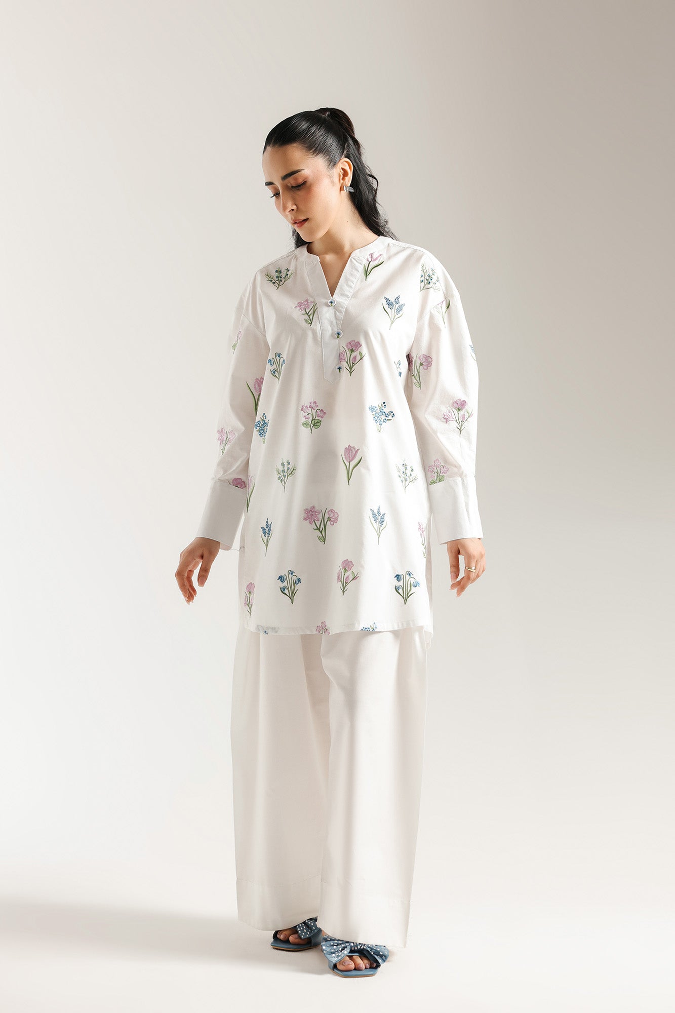 EMBROIDERED SHIRT (E6972/102/001)